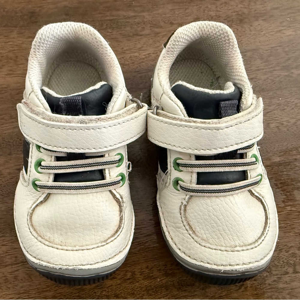 Stride Rite Unisex-Child SRTech Wes
White & Blue